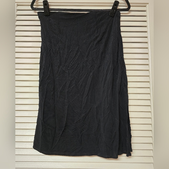 Guess Collection - Black Classic Skirt  With Lining & Two Small Side Slits - Picture 2 of 6